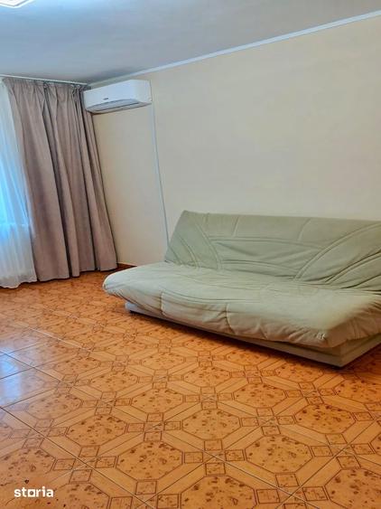 Apartament cu 3 camere decomandat în Nerva Traian
