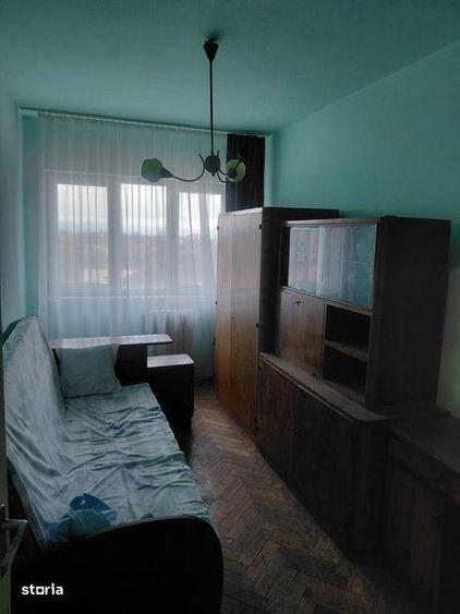 Apartament cu 4 camere decomandat în Central
