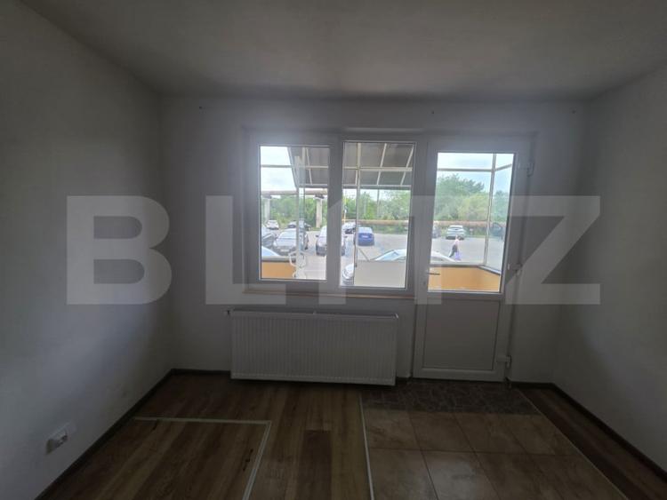 Apartament cu 3 camere decomandat în Craiter