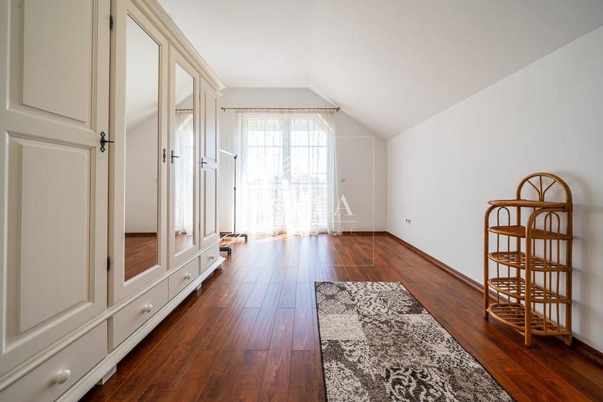 Apartament cu 4 camere decomandat, mobilat în Calea Dumbrăvii