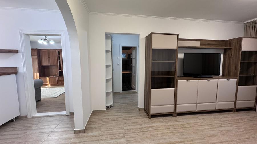 Apartament cu 4 camere nedecomandat în Rogerius