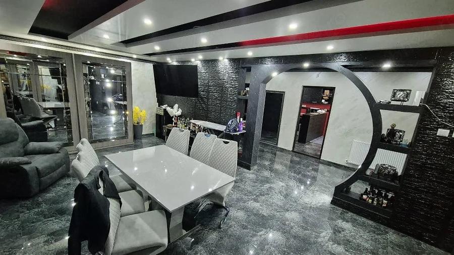 Casă cu Teren 800 Mp în Central