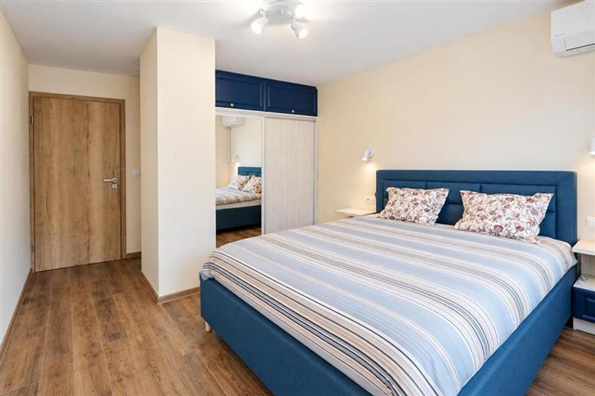 Apartament cu 3 camere decomandat, mobilat în Centrul Istoric