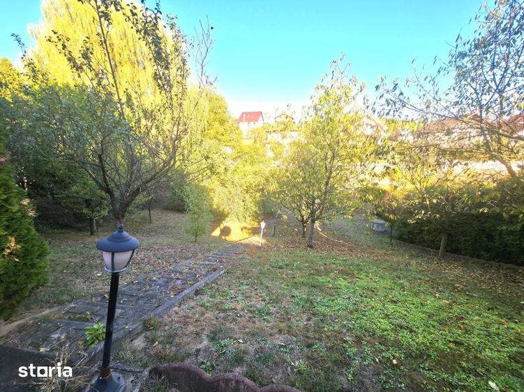 Casă cu 7 camere cu Teren 920 Mp în Livezeni