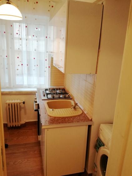 Apartament cu 2 camere semidecomandat în Universitate