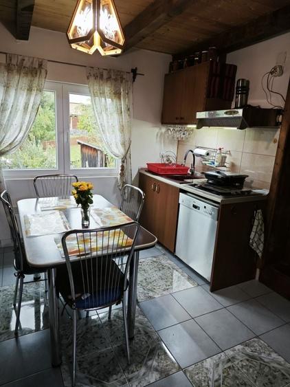 Casă cu 4 camere în Meștera