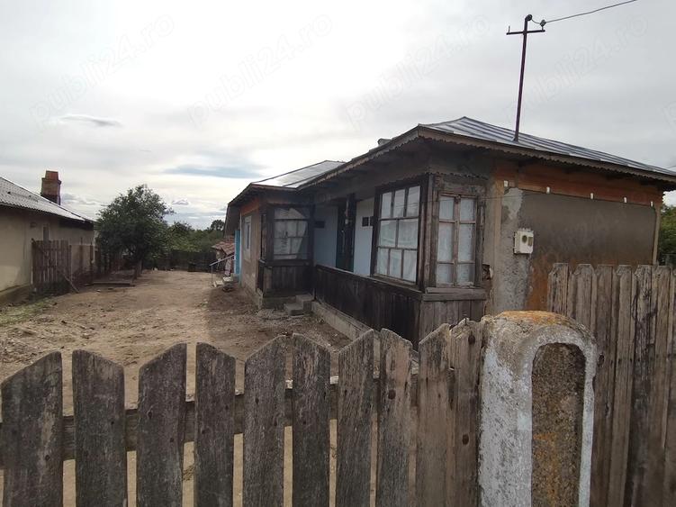 Casă cu 3 camere cu Teren 1133 Mp în Văleni