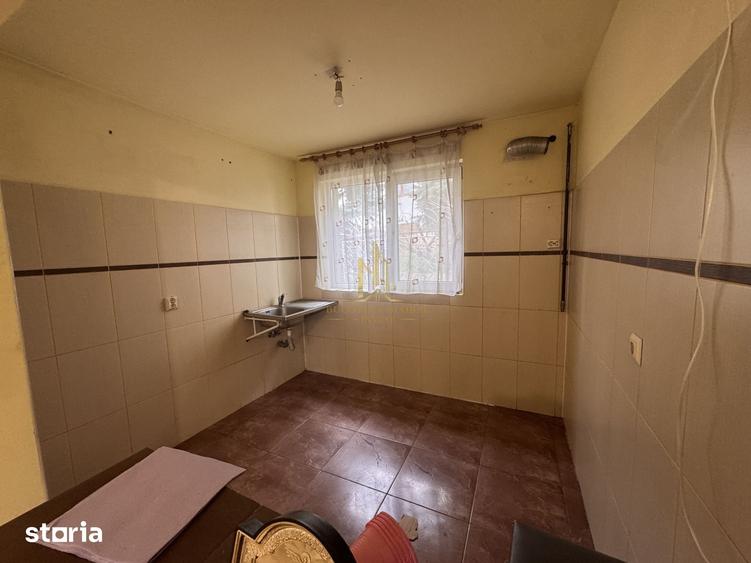 Casă cu 5 camere cu Teren 337 Mp în Central