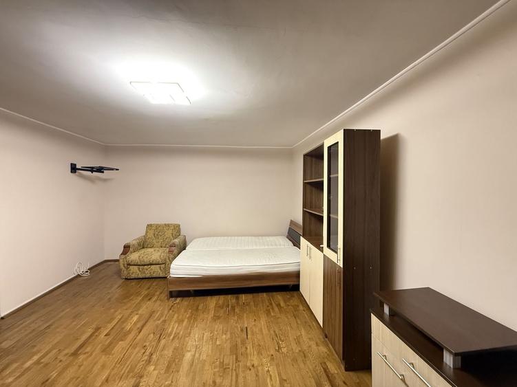 Garsonieră decomandată, mobilată în P-ța Alba Iulia