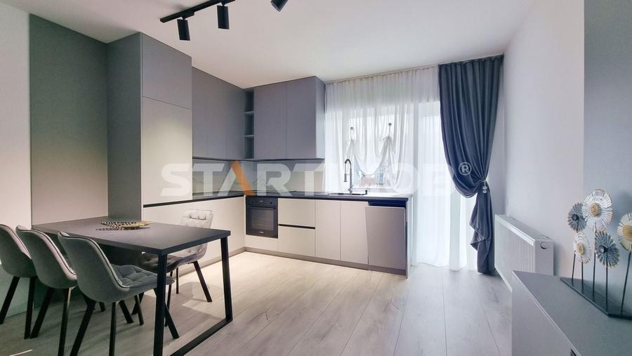 Apartament cu 2 camere decomandat, mobilat în Tractorul