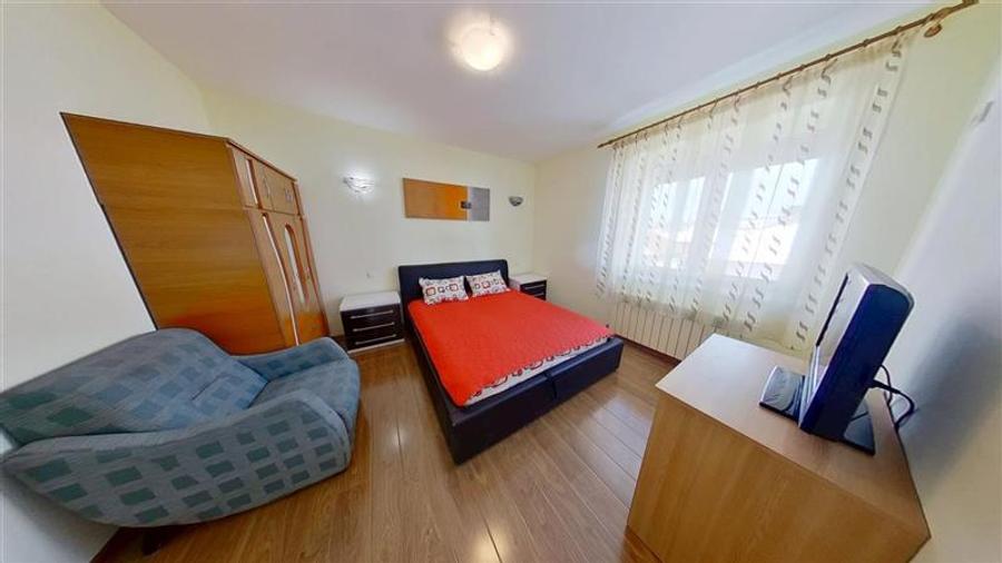 Apartament cu 2 camere nedecomandat, mobilat în Tractorul