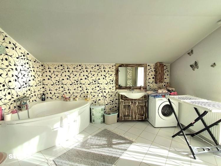 Casă cu 6 camere cu Teren 600 Mp în Apahida