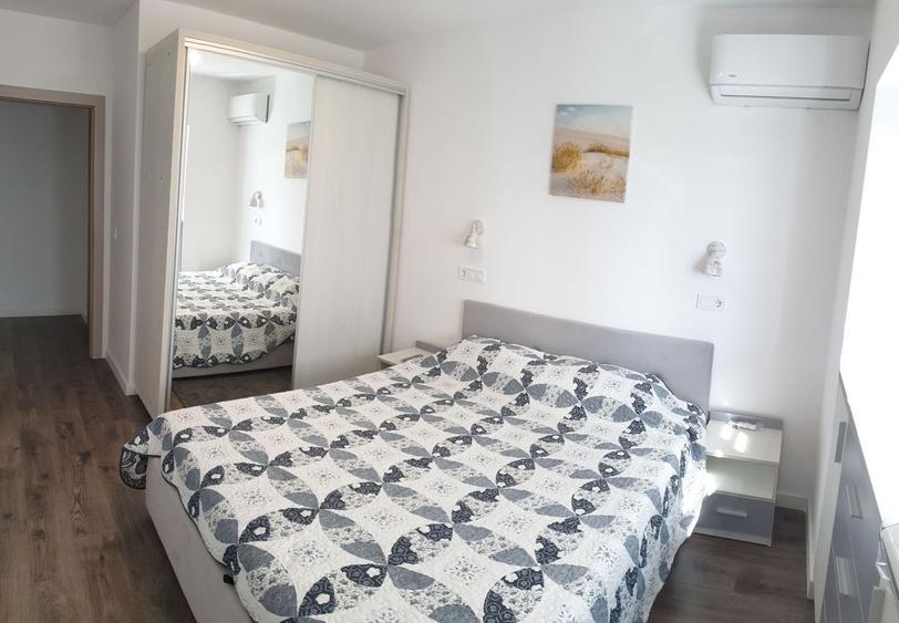 Apartament cu 3 camere semidecomandat, mobilat în Barbu Văcărescu