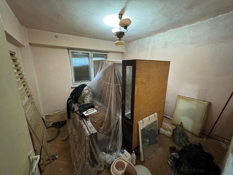 Apartament cu 3 camere decomandat, mobilat în Central