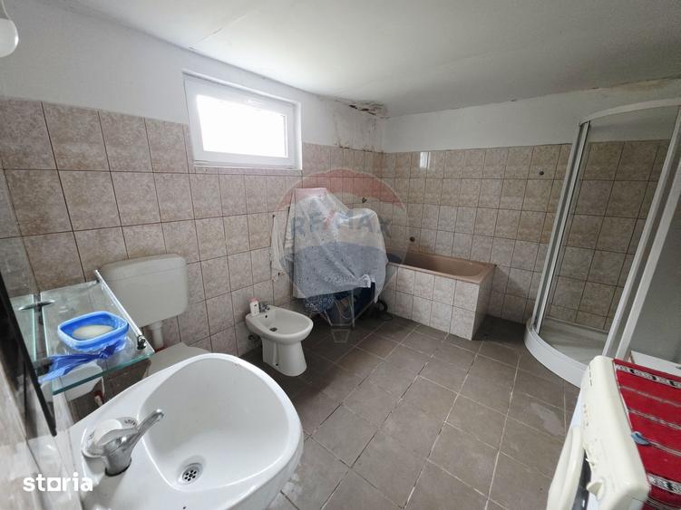 Casa / Vila cu 4 camere de vanzare - 17