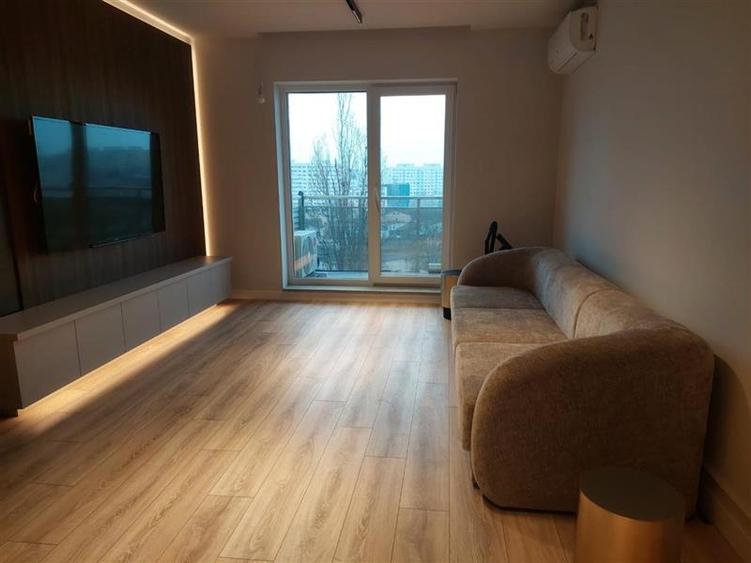 Apartament cu 2 camere semidecomandat în Costin Georgian