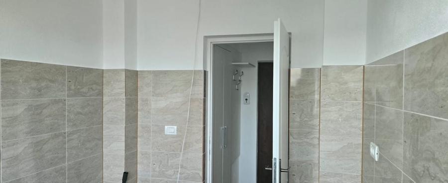 Apartament cu 2 camere semidecomandat în 1 Mai