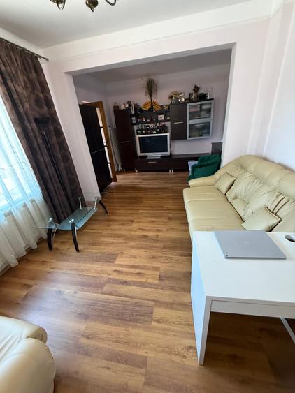 Casă individuală cu 3 camere cu Canalizare în 13 Septembrie