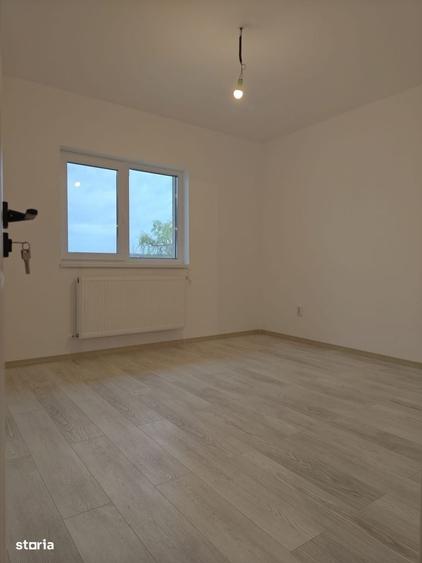 Casă cu 4 camere în Săbăreni