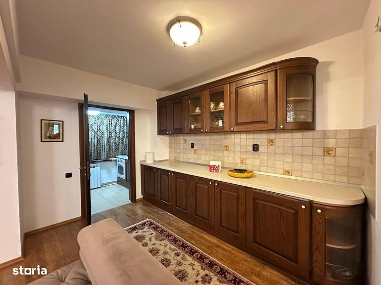 Apartament cu 3 camere în Mazepa 2