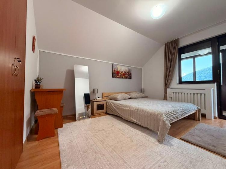 Apartament cu 3 camere decomandat, mobilat în Central