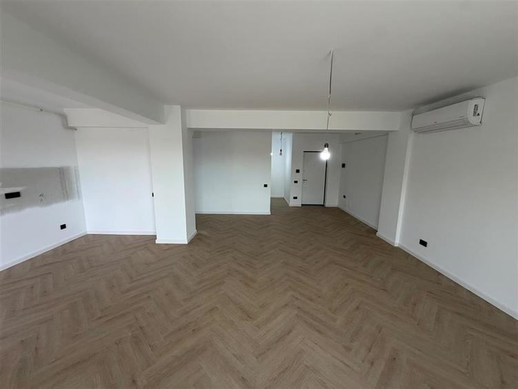 Apartament cu 3 camere decomandat în Ultracentral