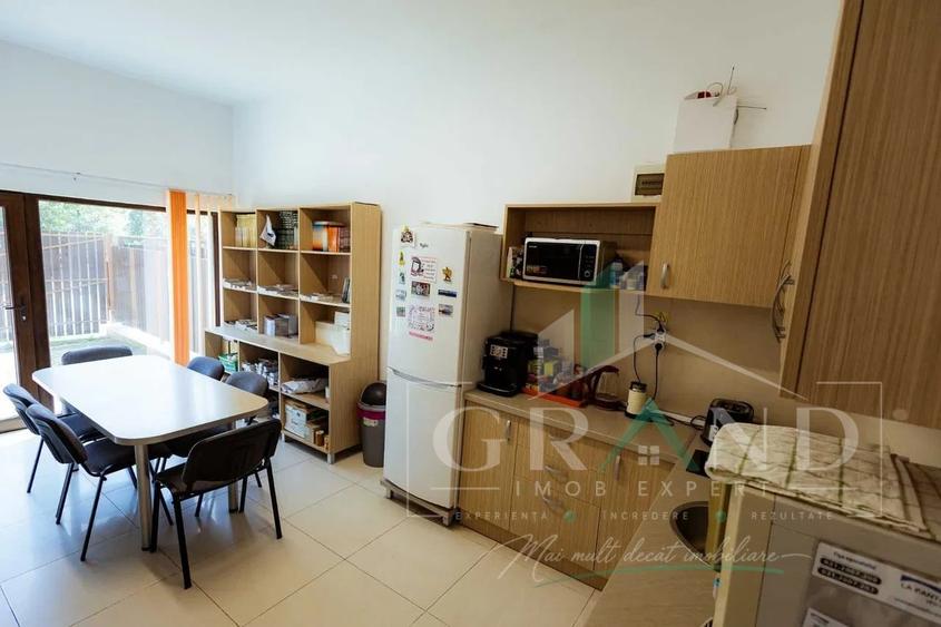 Casă individuală cu 5 camere cu Canalizare în Dâmbul Rotund