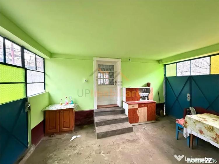 Casă cu 4 camere cu Teren 2846 Mp în Călățea