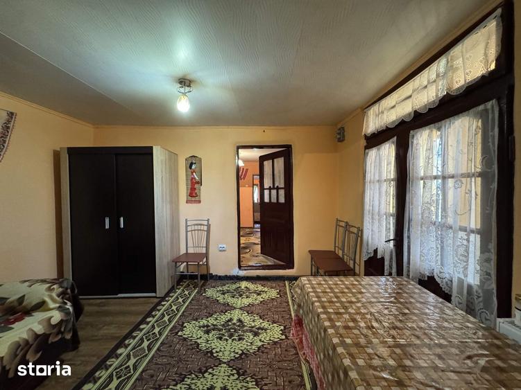 Casă cu 5 camere cu Teren 1153 Mp în Central