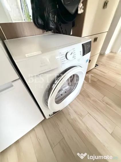 Apartament cu 2 camere decomandat în Titan