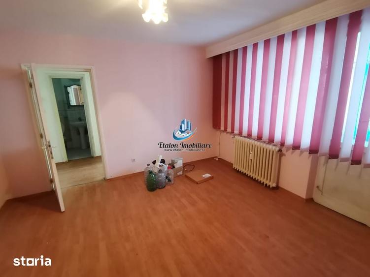 Apartament cu 3 camere semidecomandat în Dărmănești — fotografia 1