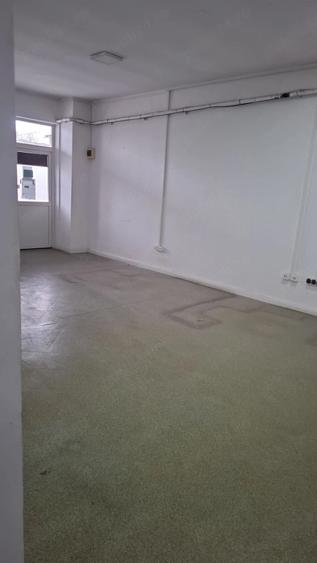 Spațiu comercial, de 760 mp, în Central