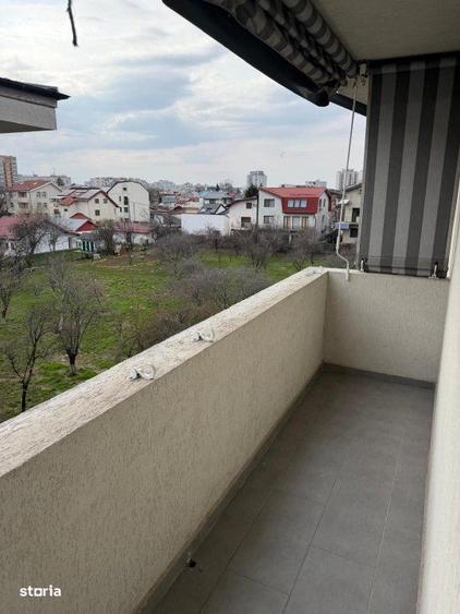 Apartament cu 3 camere decomandat în Văcăresti
