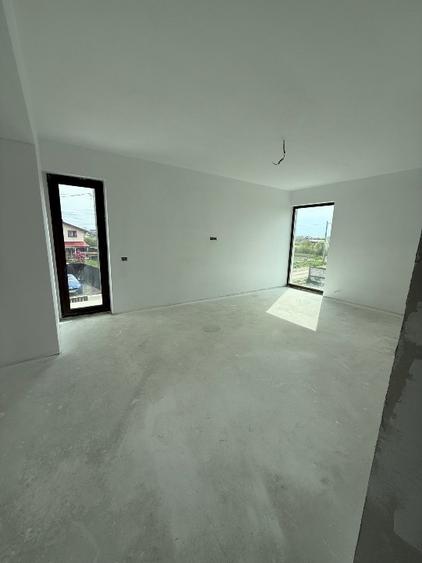 Casă individuală cu 5 camere cu Canalizare în Dârvari