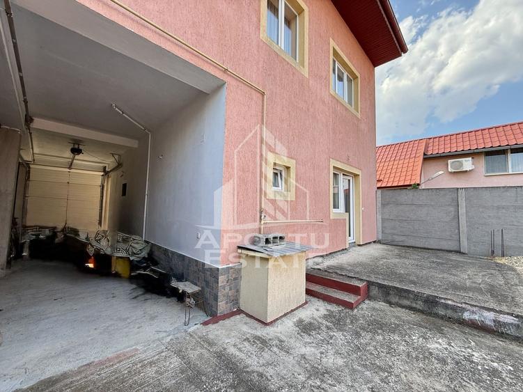 Casă individuală cu 6 camere cu Canalizare în Ghirodei