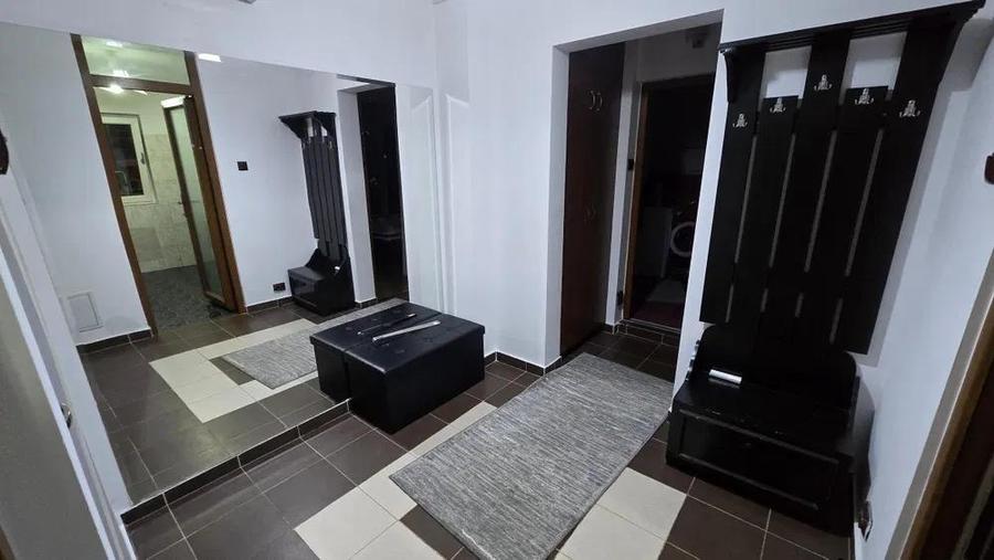 Apartament cu 2 camere decomandat, mobilat în Podul de Fier