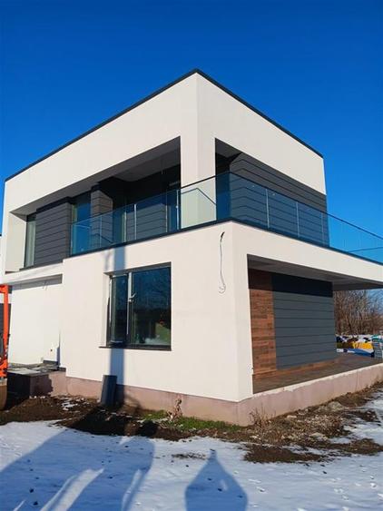 Casă individuală cu 5 camere cu Canalizare în Valea Ursului
