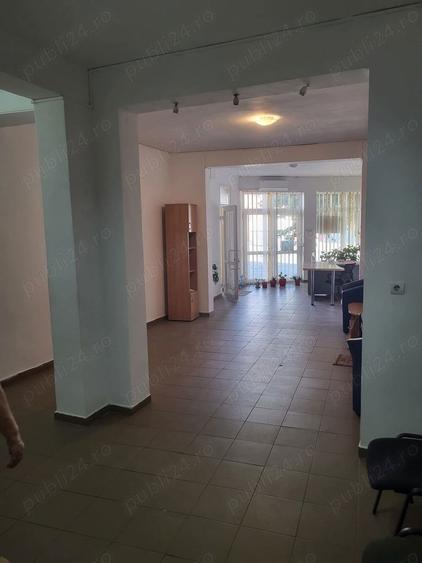 Casă cu 5 camere cu Teren 100 Mp în Central