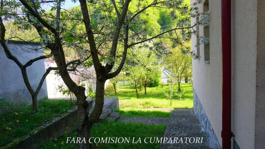ELEGANTA SI LINISTE LA CATIVA PASI DE STATIUNILE VALCENE - 26
