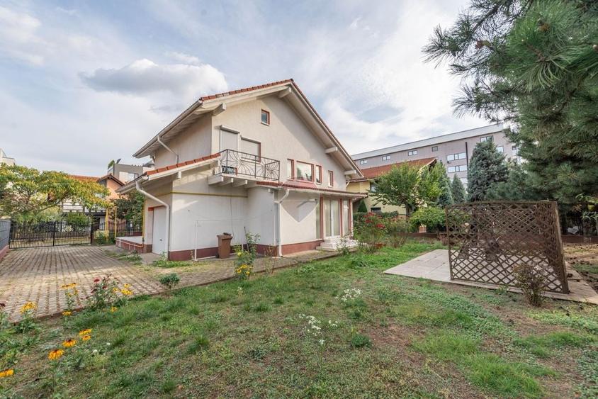 Casă individuală cu 3 camere cu Teren 540 Mp în Central
