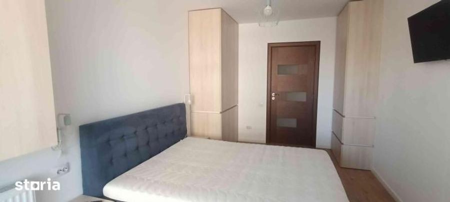 Apartament cu 3 camere semidecomandat în Florești