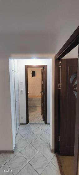Apartament cu 3 camere decomandat în 1 Mai