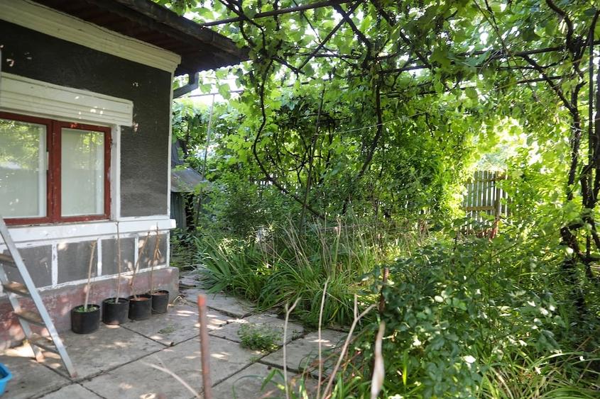 Casă cu 2 camere cu Teren 264 Mp în Rahova