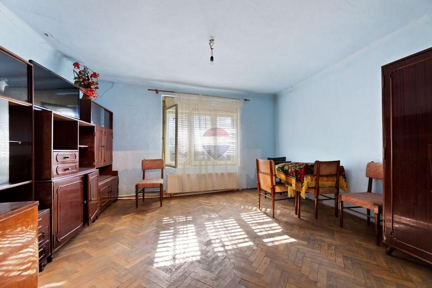 Casă individuală cu 4 camere cu Teren 785 Mp în Gai