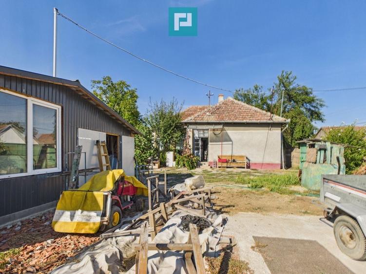 Casă individuală cu 3 camere cu Canalizare în Bicaci