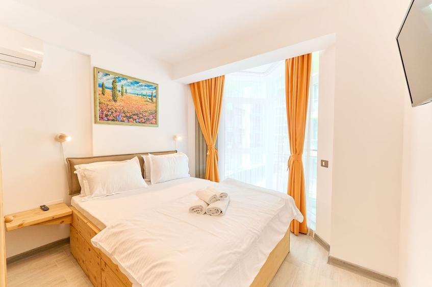 Apartament cu 3 camere decomandat în Mamaia-Sat