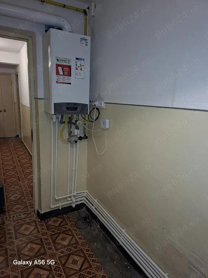 Apartament cu 3 camere semidecomandat în Cet