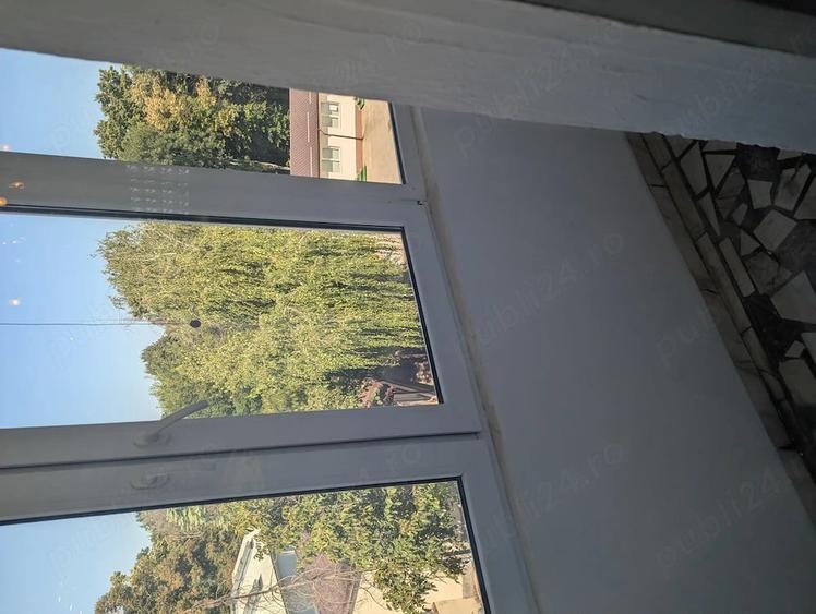 Apartament cu 4 camere decomandat în Victoriei