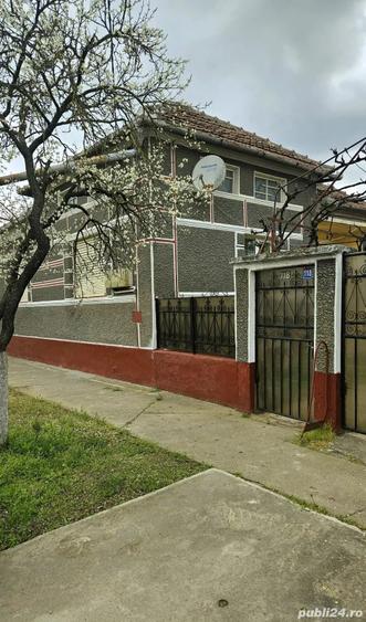 Casă cu 3 camere în Avram Iancu