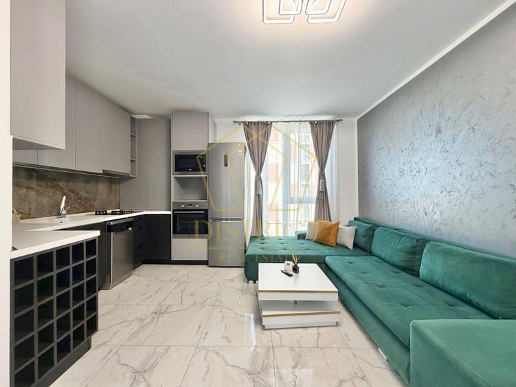 Apartament cu 3 camere semidecomandat, mobilat în Torontalului